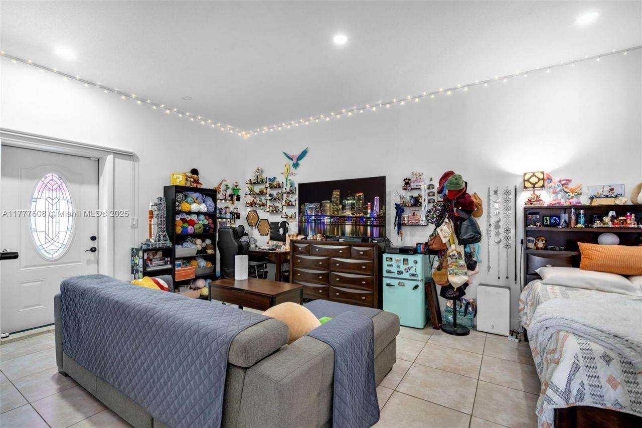 16075 SW 149th Ter, Miami, FL 33196 Photo