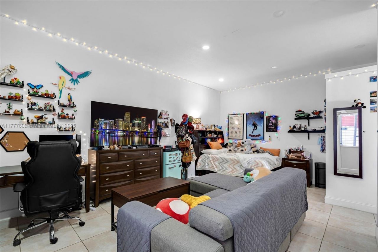 16075 SW 149th Ter, Miami, FL 33196 Photo