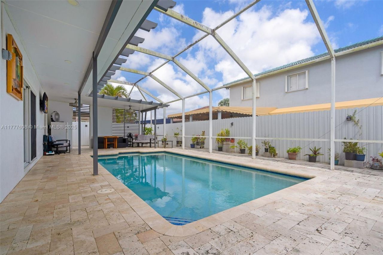 16075 SW 149th Ter, Miami, FL 33196 Photo