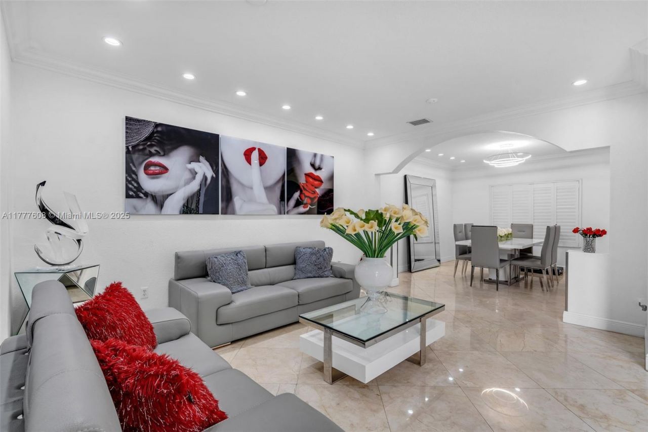 16075 SW 149th Ter, Miami, FL 33196 Photo