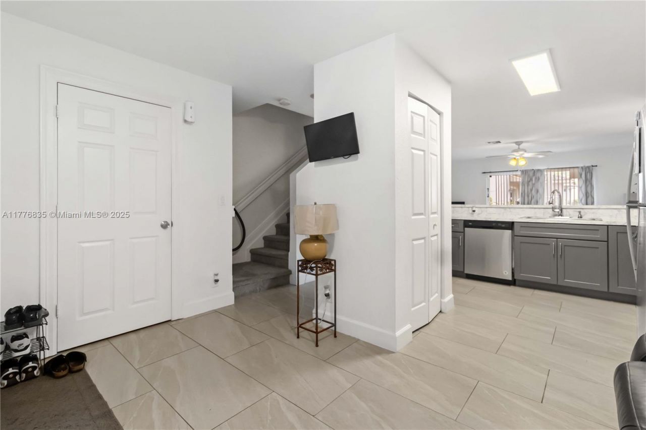 2452 SW 99th Way, Unit 2452, Miramar, FL 33025 Photo