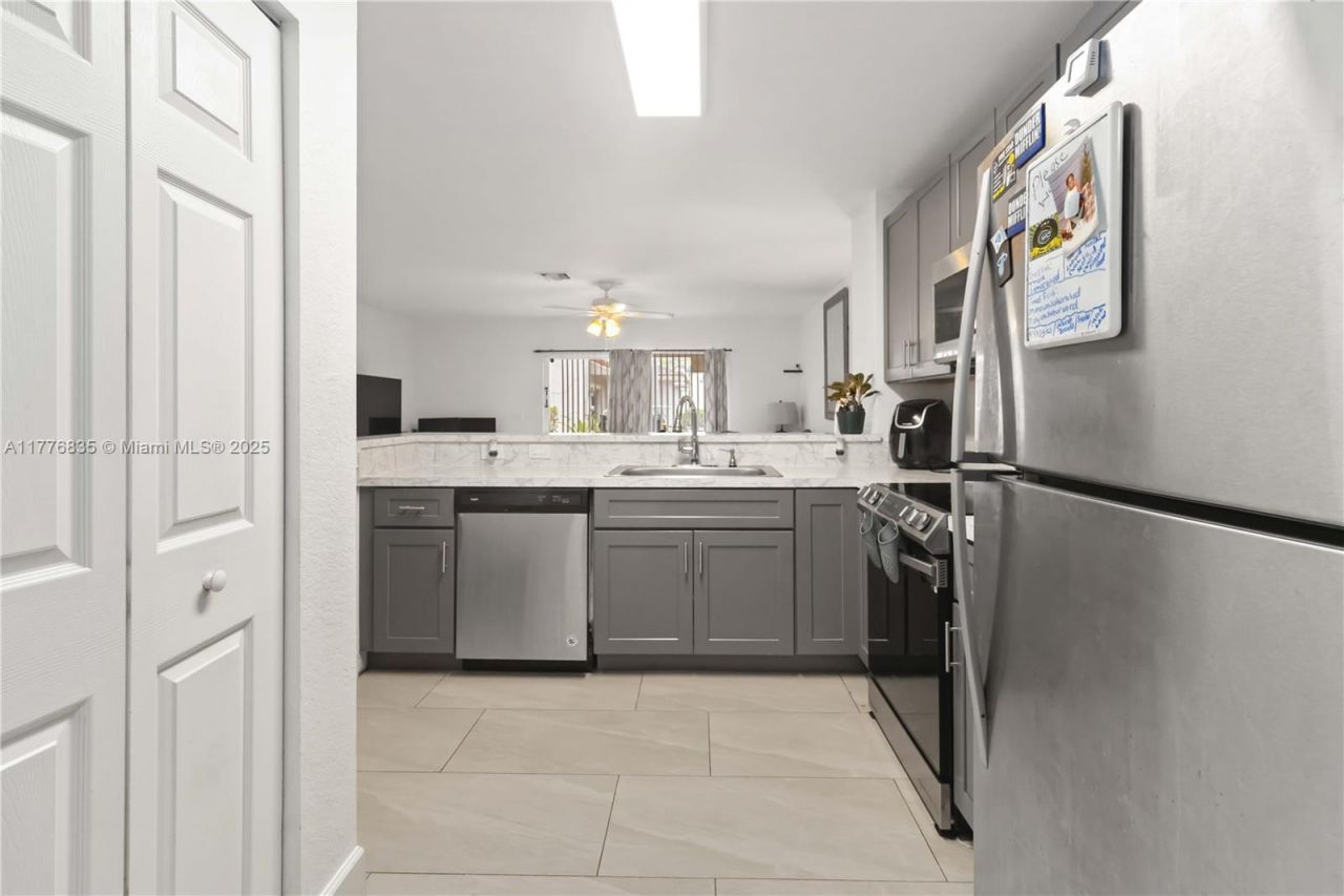 2452 SW 99th Way, Unit 2452, Miramar, FL 33025 Photo