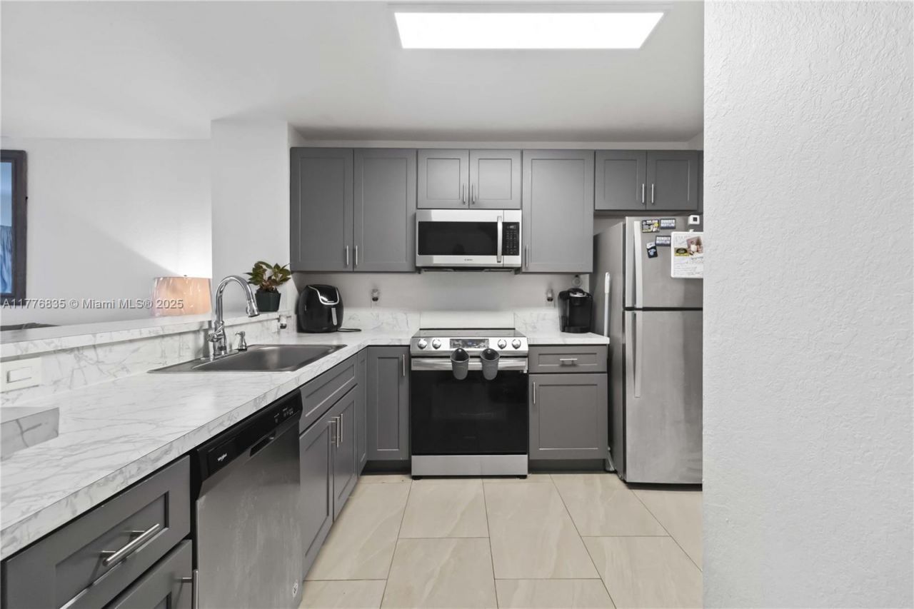 2452 SW 99th Way, Unit 2452, Miramar, FL 33025 Photo