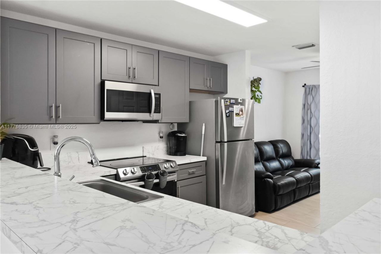 2452 SW 99th Way, Unit 2452, Miramar, FL 33025 Photo