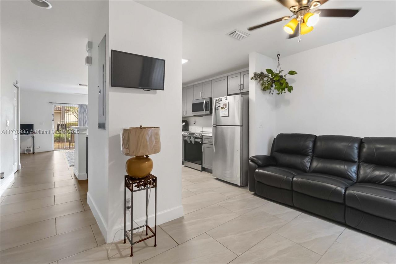 2452 SW 99th Way, Unit 2452, Miramar, FL 33025 Photo