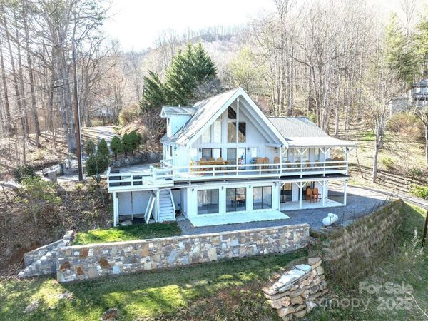 158 Blackberry Lane, Maggie Valley, NC 28751