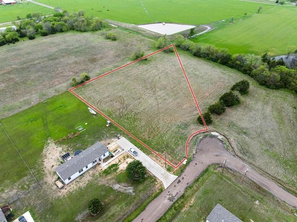 210 Fisher Street, Bonham, TX 75418