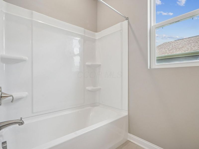 207 Isleta Drive, Pataskala, OH 43062 Photo 10