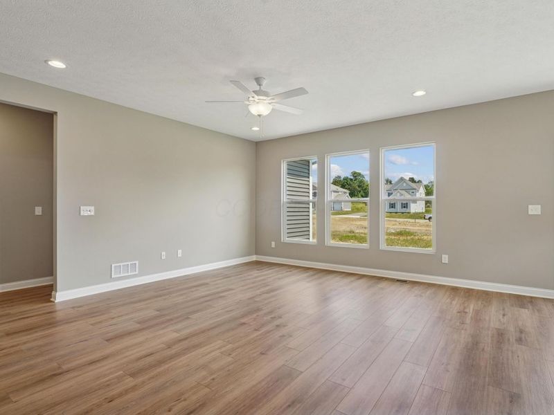 207 Isleta Drive, Pataskala, OH 43062 Photo 18