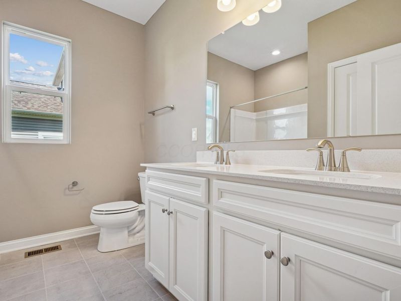 207 Isleta Drive, Pataskala, OH 43062 Photo 8