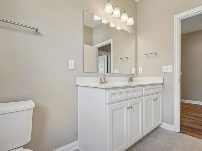 207 Isleta Drive, Pataskala, OH 43062 Photo 9