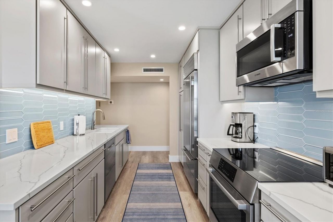 1050 Longboat Club Road, Unit 903, Longboat Key, FL 34228 Photo