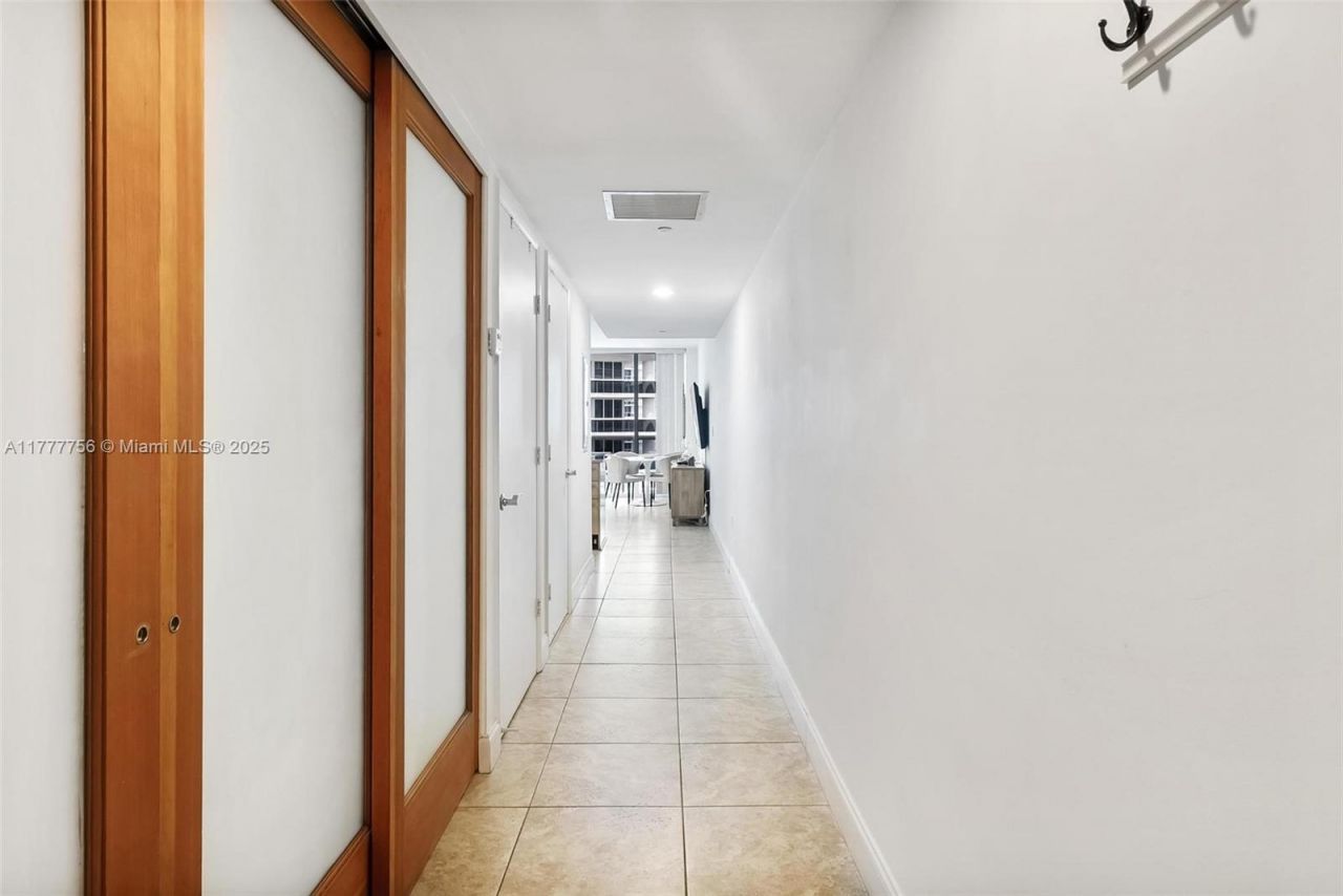 1830 S Ocean Dr, Unit 2409, Hallandale Beach, FL 33009 Photo