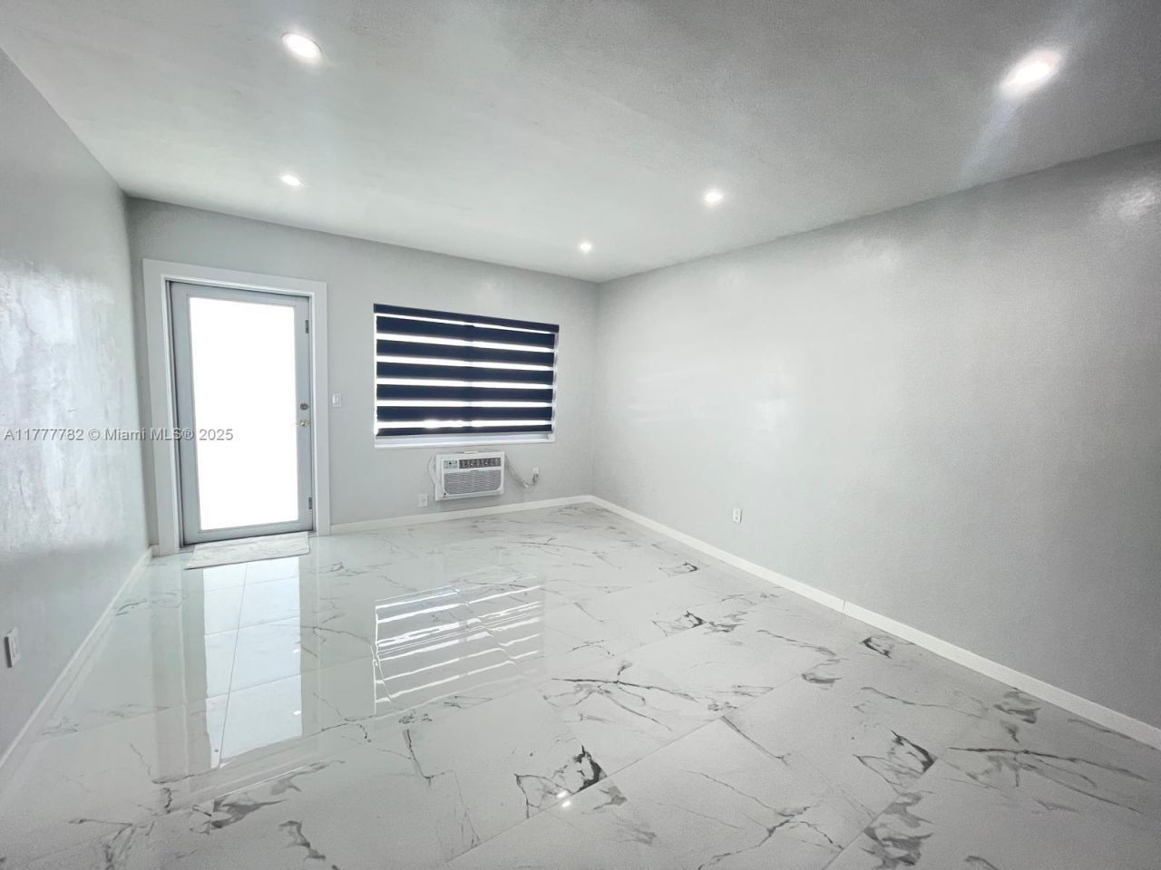 641 Espanola Way, Unit 35, Miami Beach, FL 33139 Photo