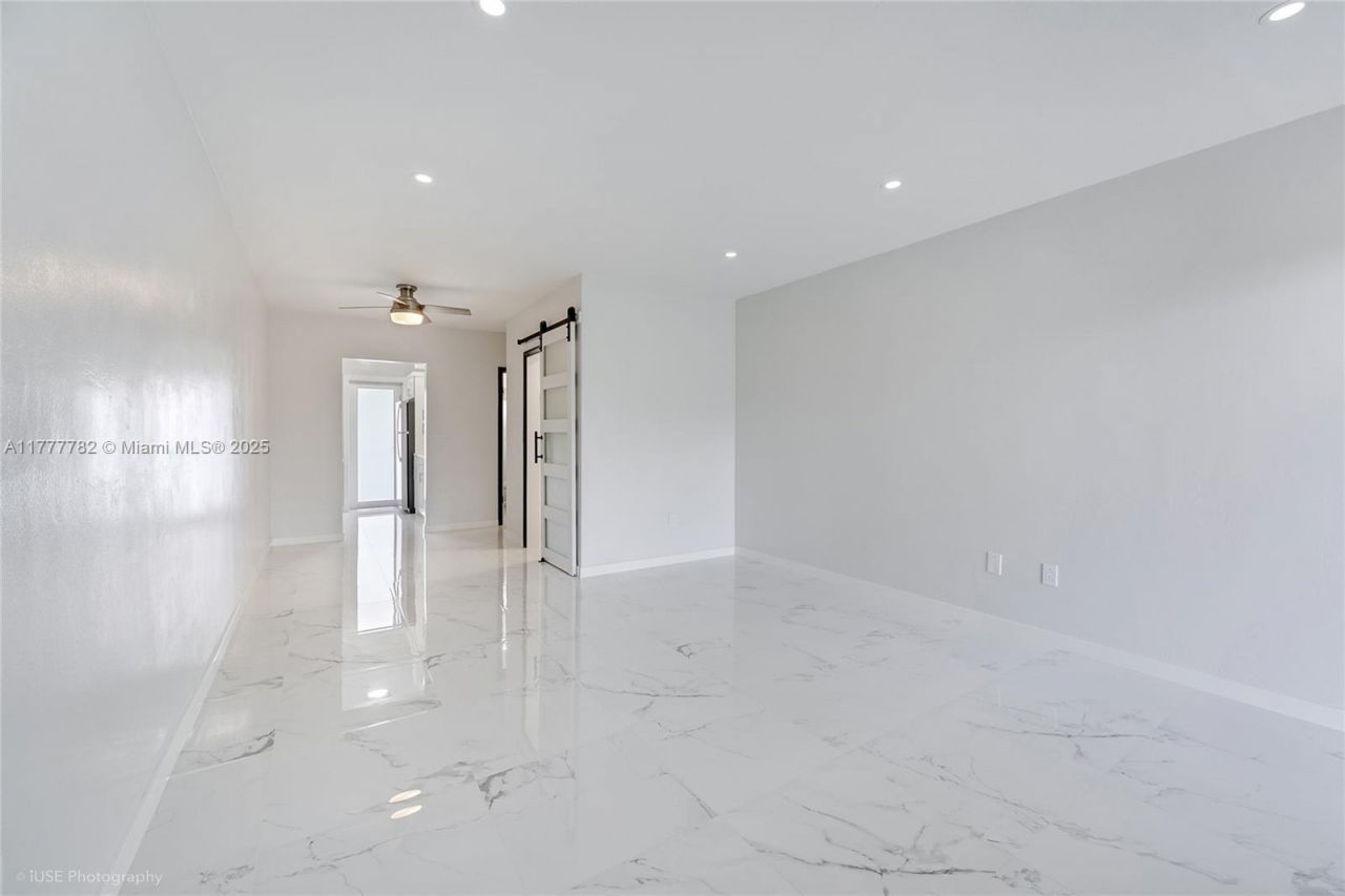 641 Espanola Way, Unit 35, Miami Beach, FL 33139 Photo