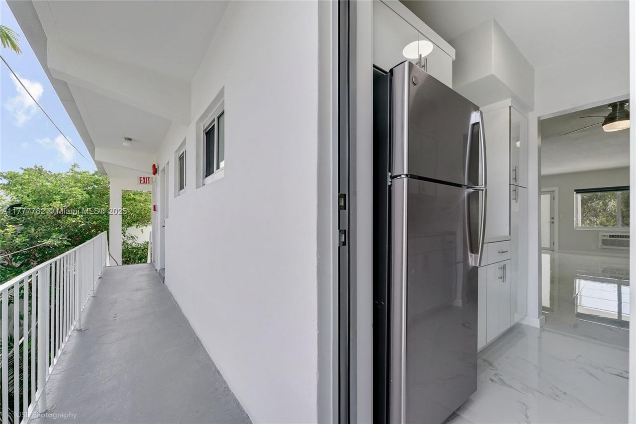 641 Espanola Way, Unit 35, Miami Beach, FL 33139 Photo