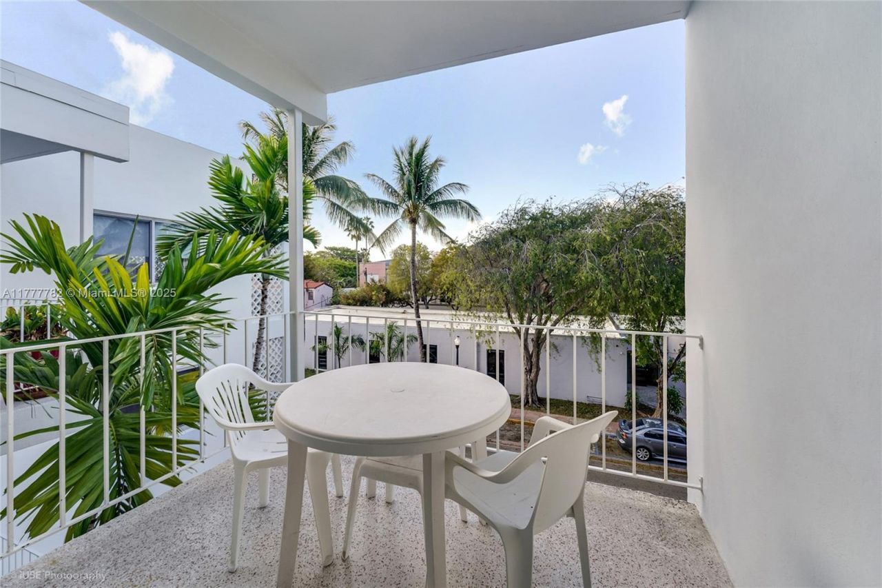 641 Espanola Way, Unit 35, Miami Beach, FL 33139 Photo