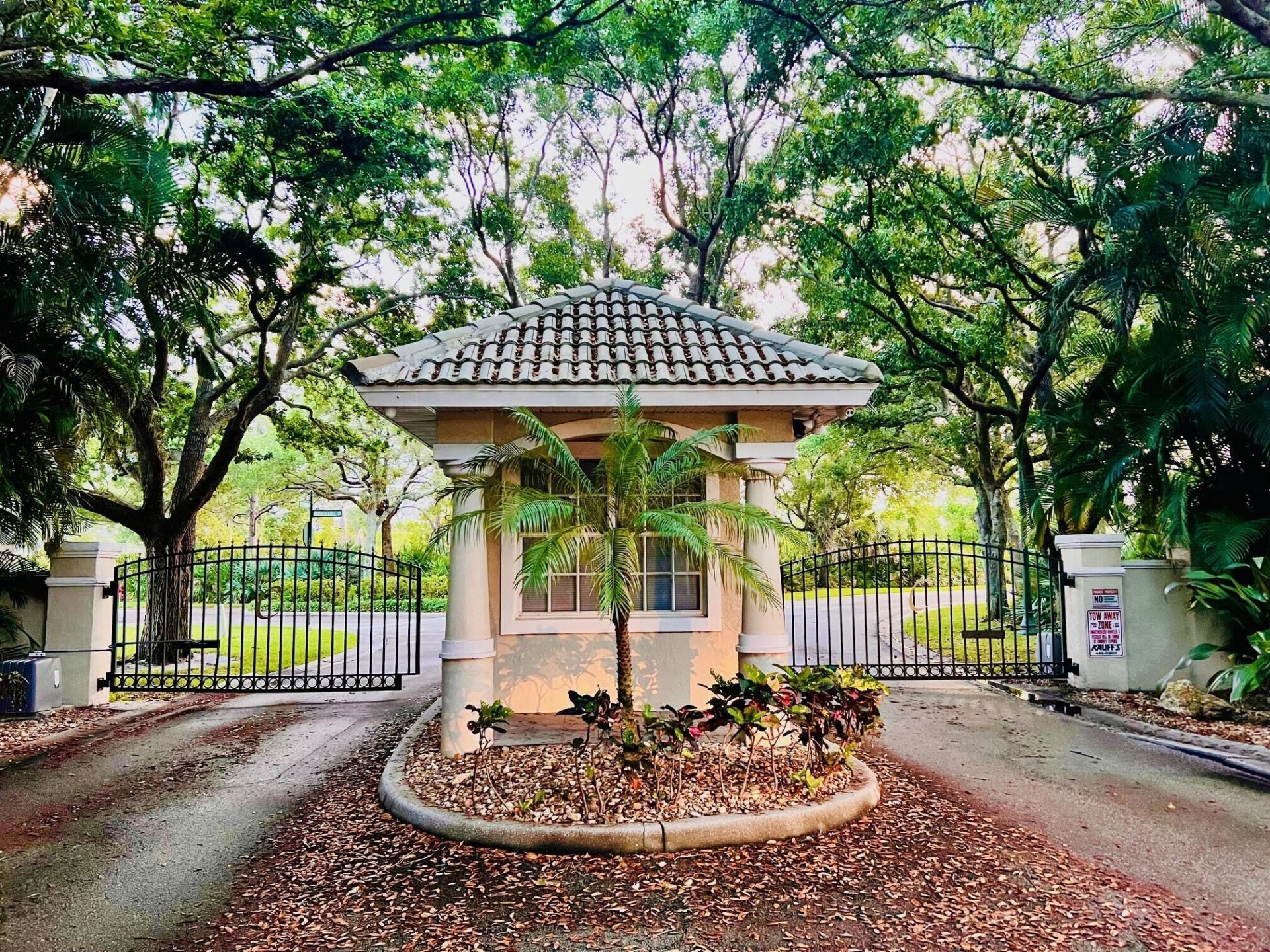 8045 SE Morningwood Place, Hobe Sound, FL 33455 Photo