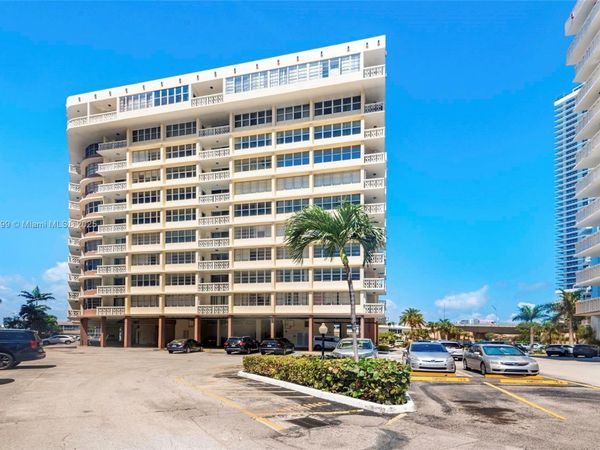 1817 S Ocean Dr, Unit 628, Hallandale Beach, FL 33009