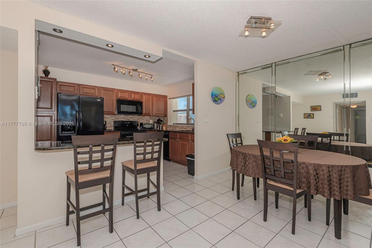 1817 S Ocean Dr, Unit 628, Hallandale Beach, FL 33009 Photo