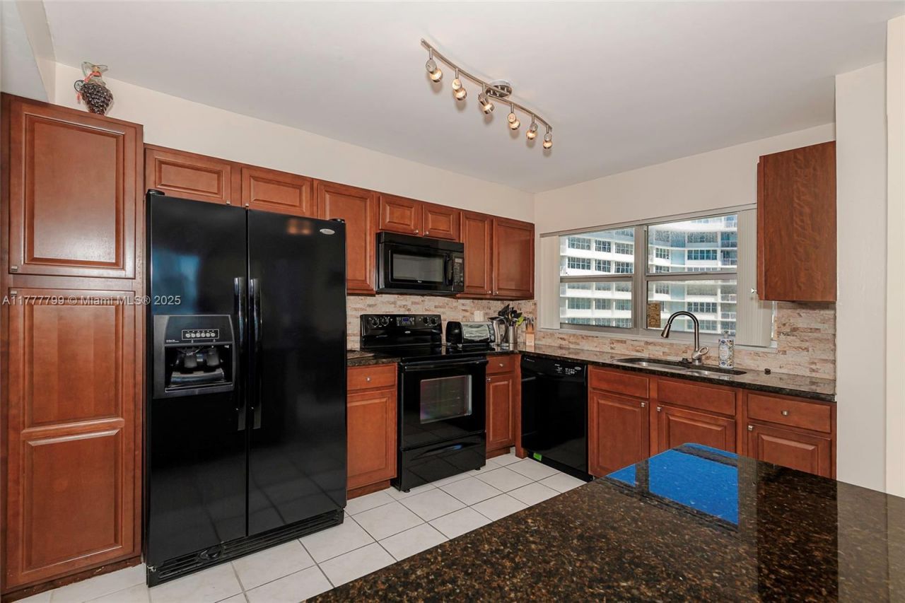 1817 S Ocean Dr, Unit 628, Hallandale Beach, FL 33009 Photo