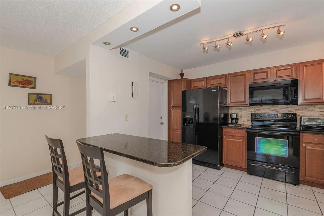 1817 S Ocean Dr, Unit 628, Hallandale Beach, FL 33009 Photo