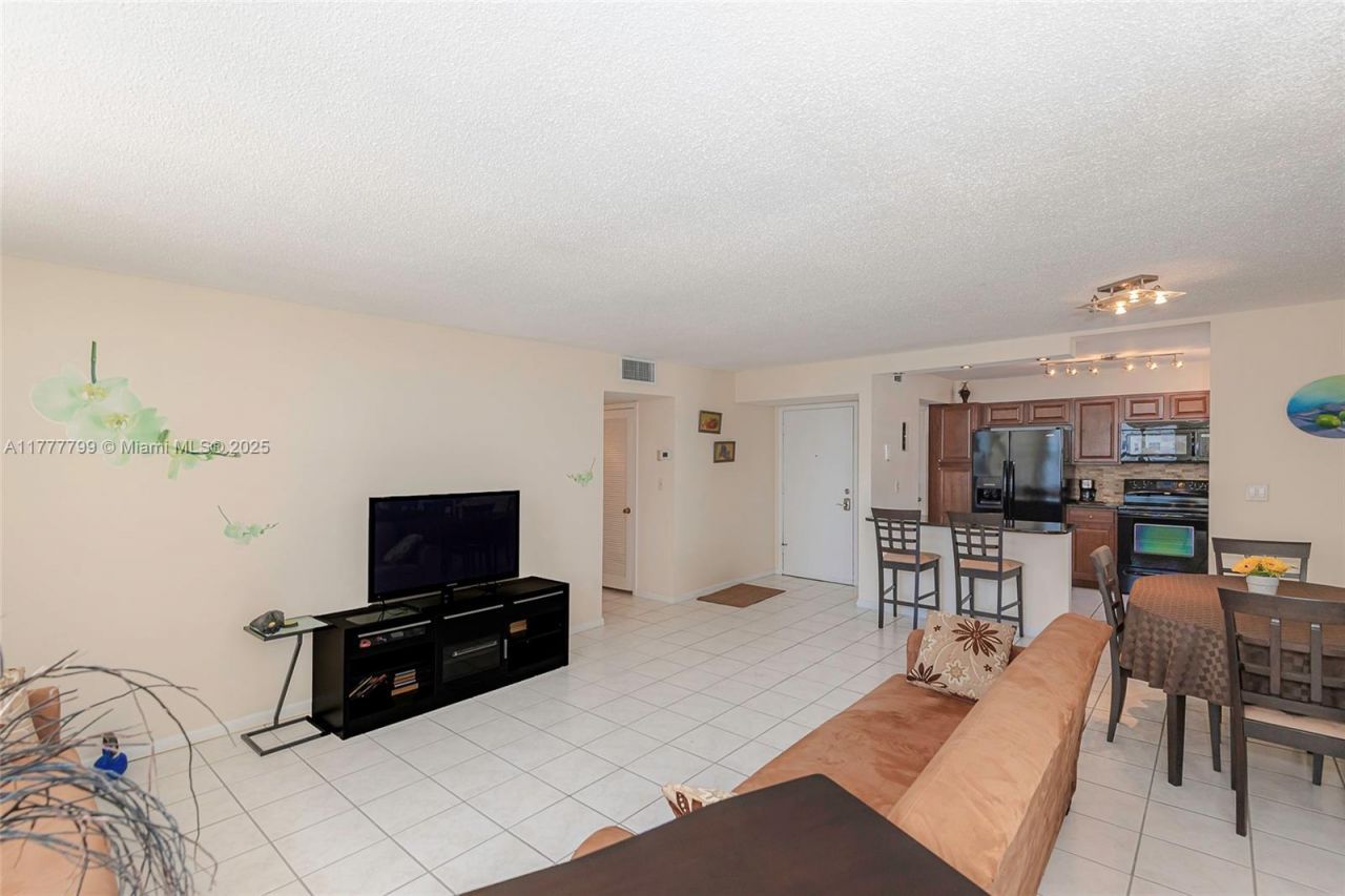 1817 S Ocean Dr, Unit 628, Hallandale Beach, FL 33009 Photo