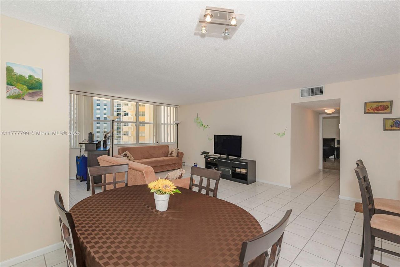 1817 S Ocean Dr, Unit 628, Hallandale Beach, FL 33009 Photo