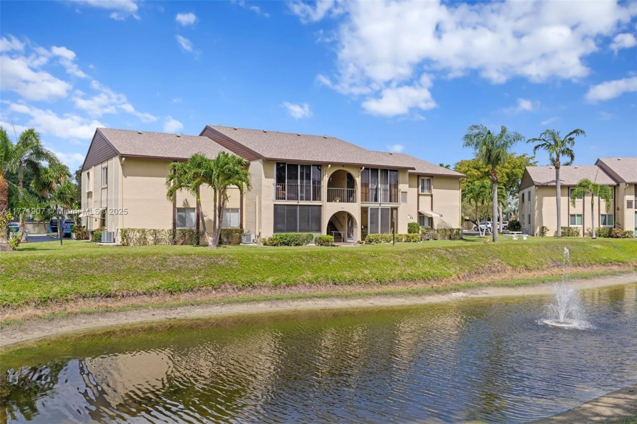 336 Pine Ridge Cir, Unit B-1, Greenacres, FL 33463 Photo