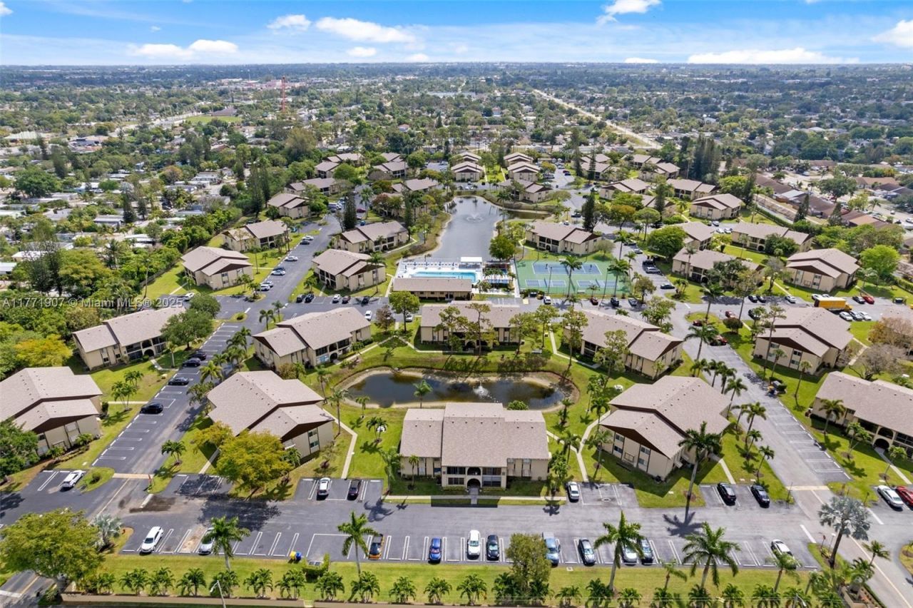 336 Pine Ridge Cir, Unit B-1, Greenacres, FL 33463 Photo