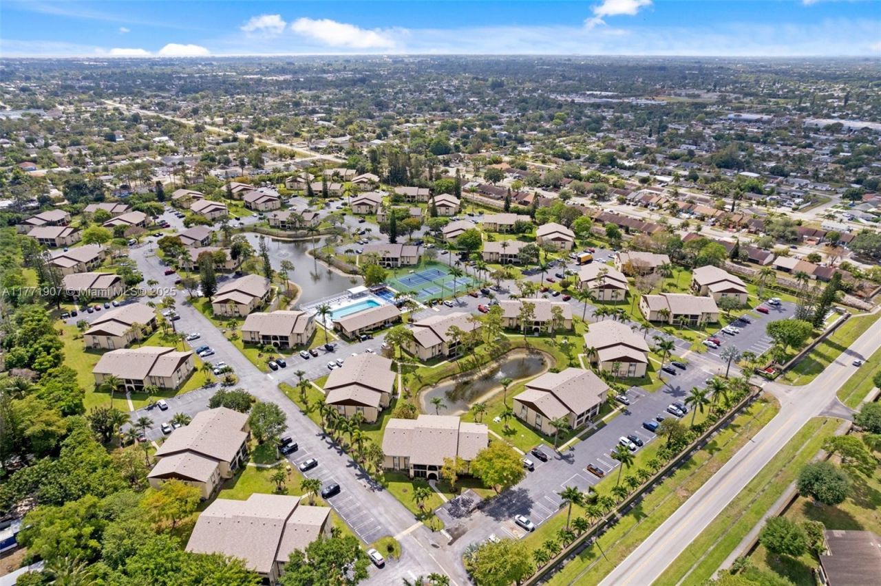 336 Pine Ridge Cir, Unit B-1, Greenacres, FL 33463 Photo