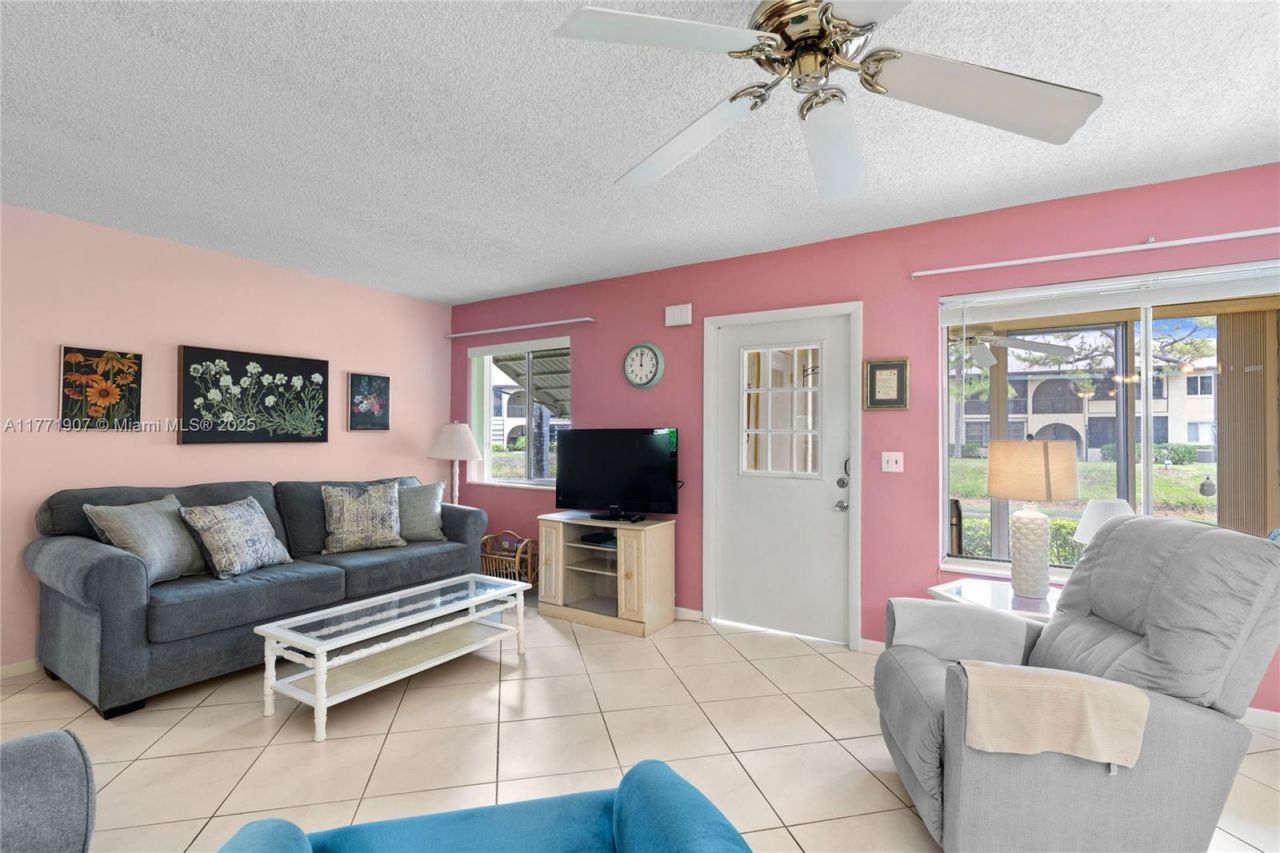 336 Pine Ridge Cir, Unit B-1, Greenacres, FL 33463 Photo