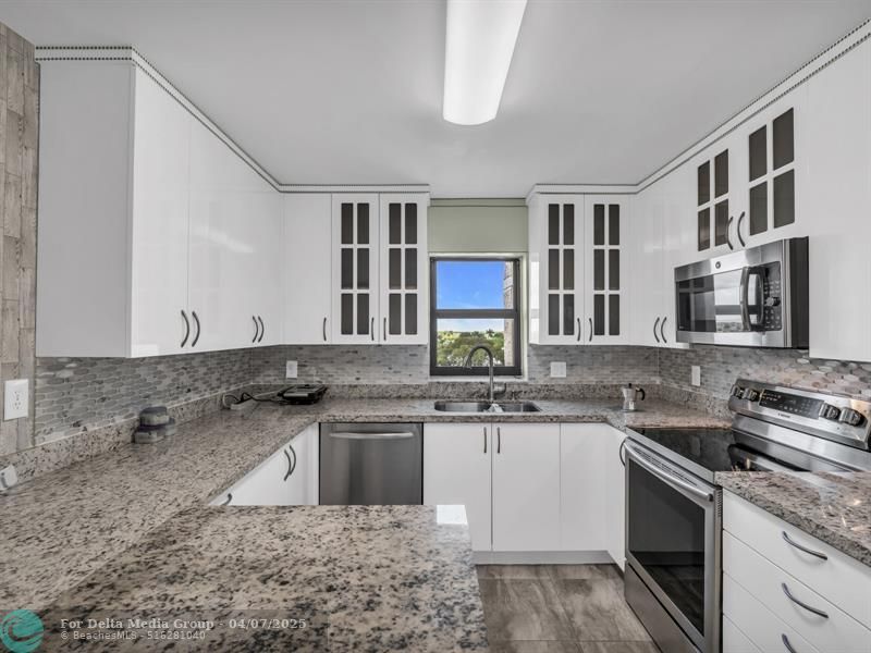 16300 Golf Club Road, Unit 719, Weston, FL 33326 Photo