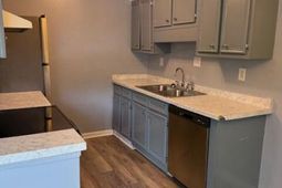 203 Oakmont Avenue photo 4