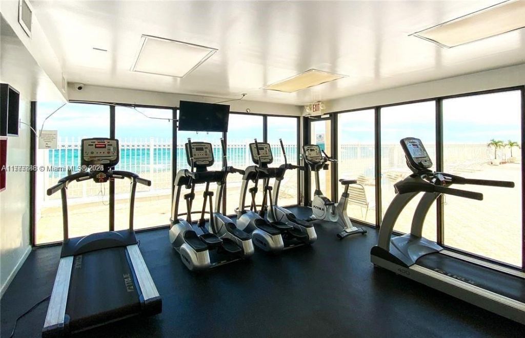 3505 S Ocean Dr, Unit 1011, Hollywood, FL 33019 Photo