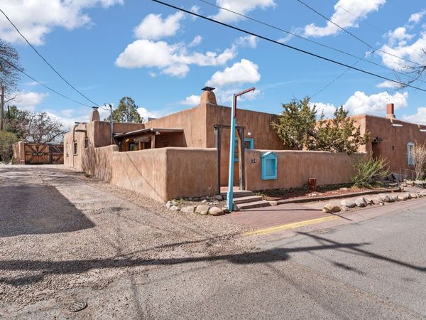 634 Canyon, Santa Fe, NM 87501