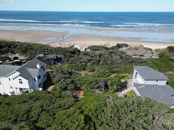Shoreline LOOP, Unit 28, Florence, OR 97439