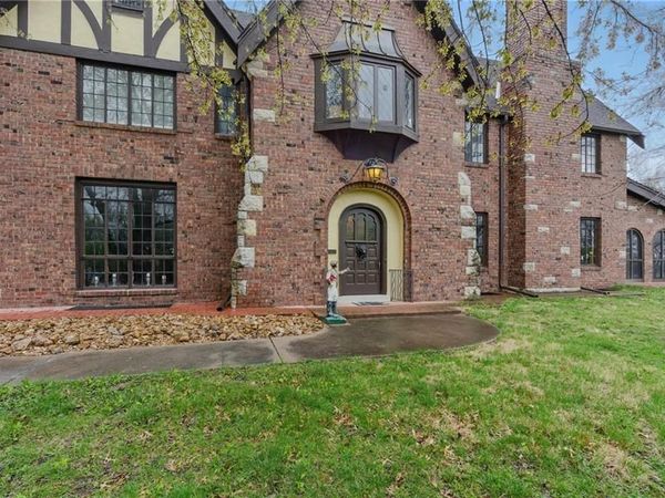 8 Orchard Place, Excelsior Springs, MO 64024