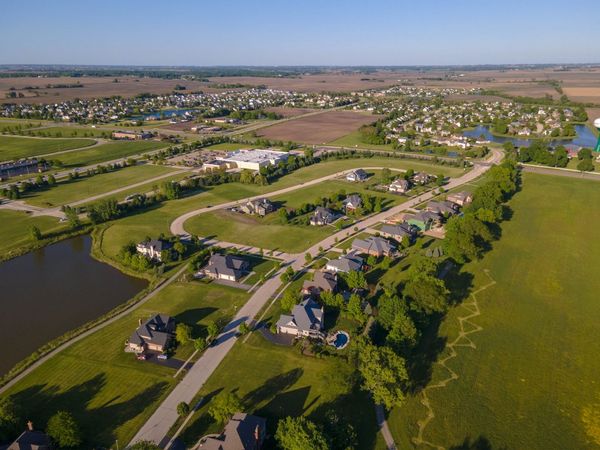 224 Whittemore Drive, Sycamore, IL 60178