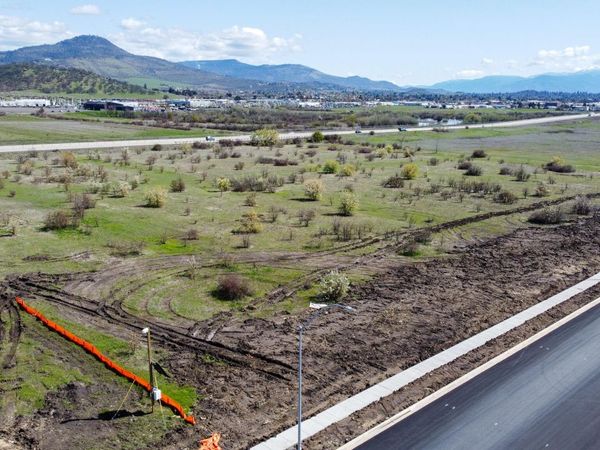 4676 Industry Drive, Medford, OR 97502