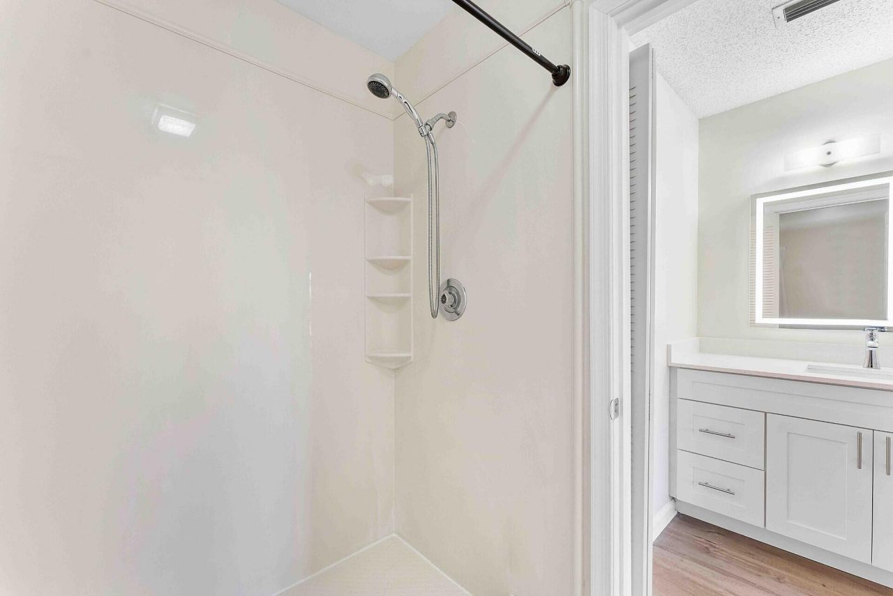 3375 Jaywood Terrace, Unit 2050, Boca Raton, FL 33431 Photo