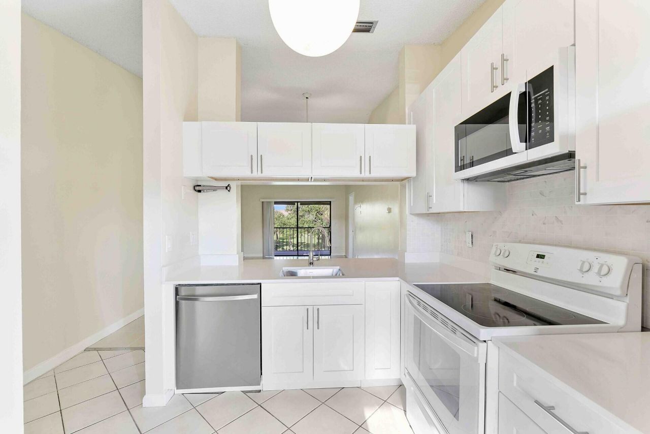 3375 Jaywood Terrace, Unit 2050, Boca Raton, FL 33431 Photo