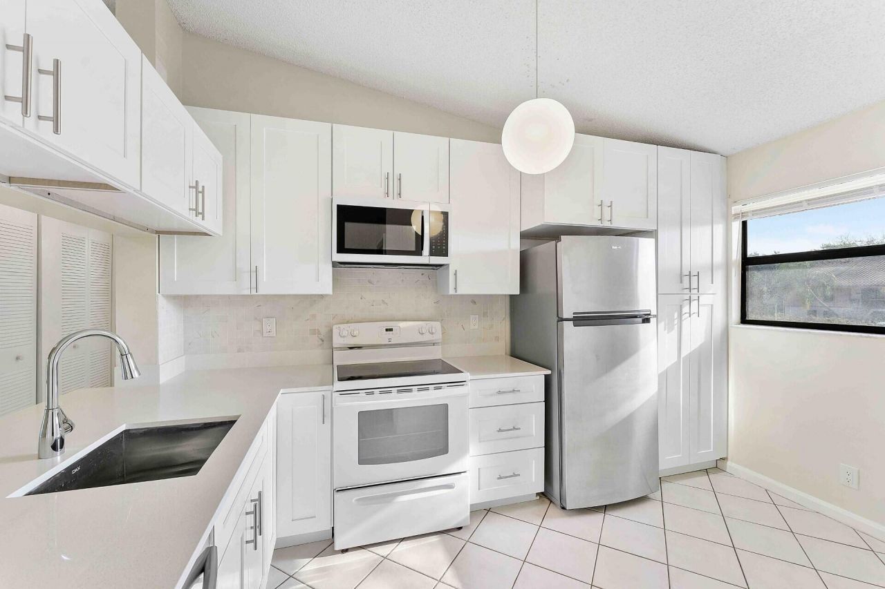 3375 Jaywood Terrace, Unit 2050, Boca Raton, FL 33431 Photo