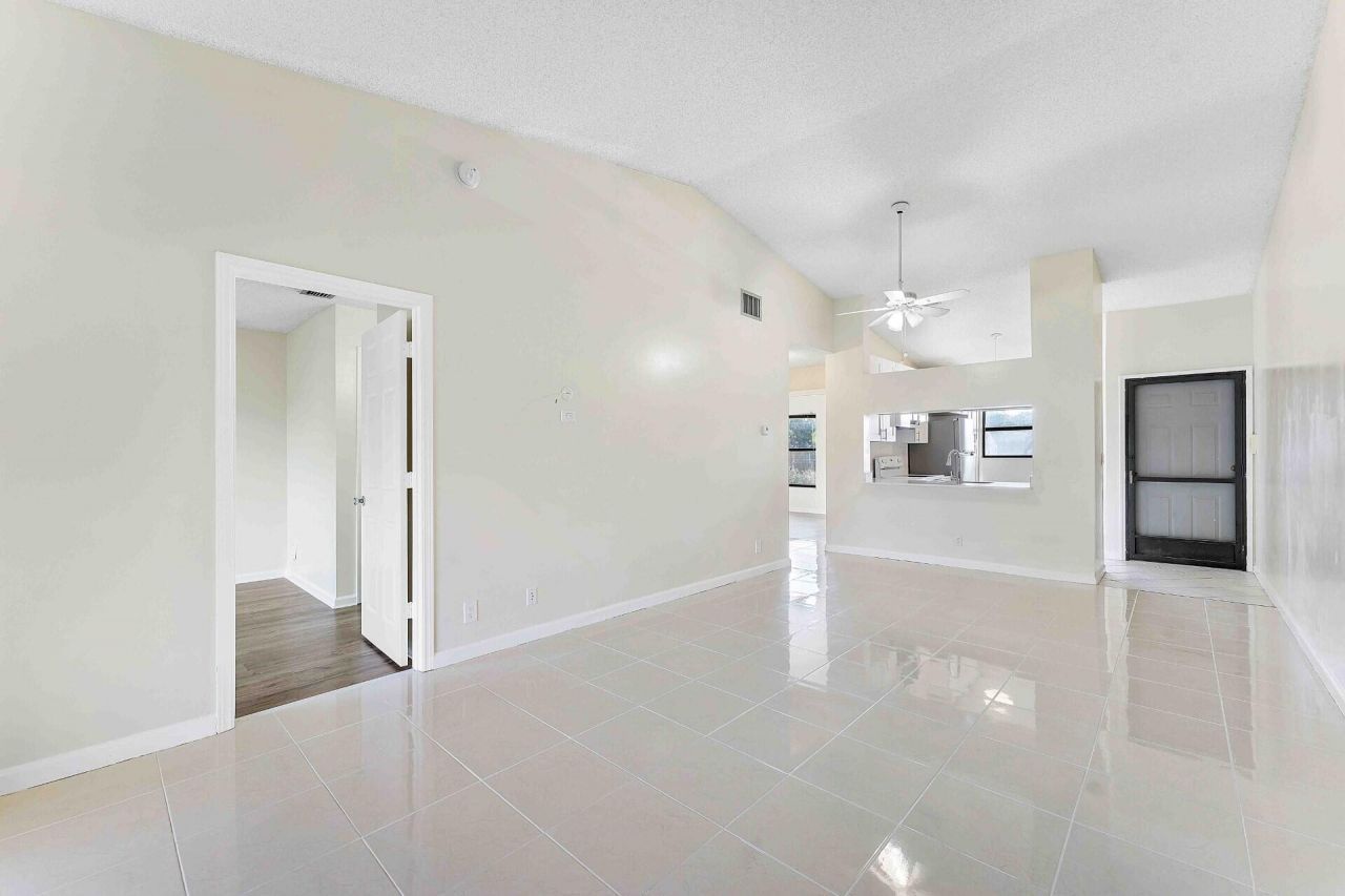 3375 Jaywood Terrace, Unit 2050, Boca Raton, FL 33431 Photo
