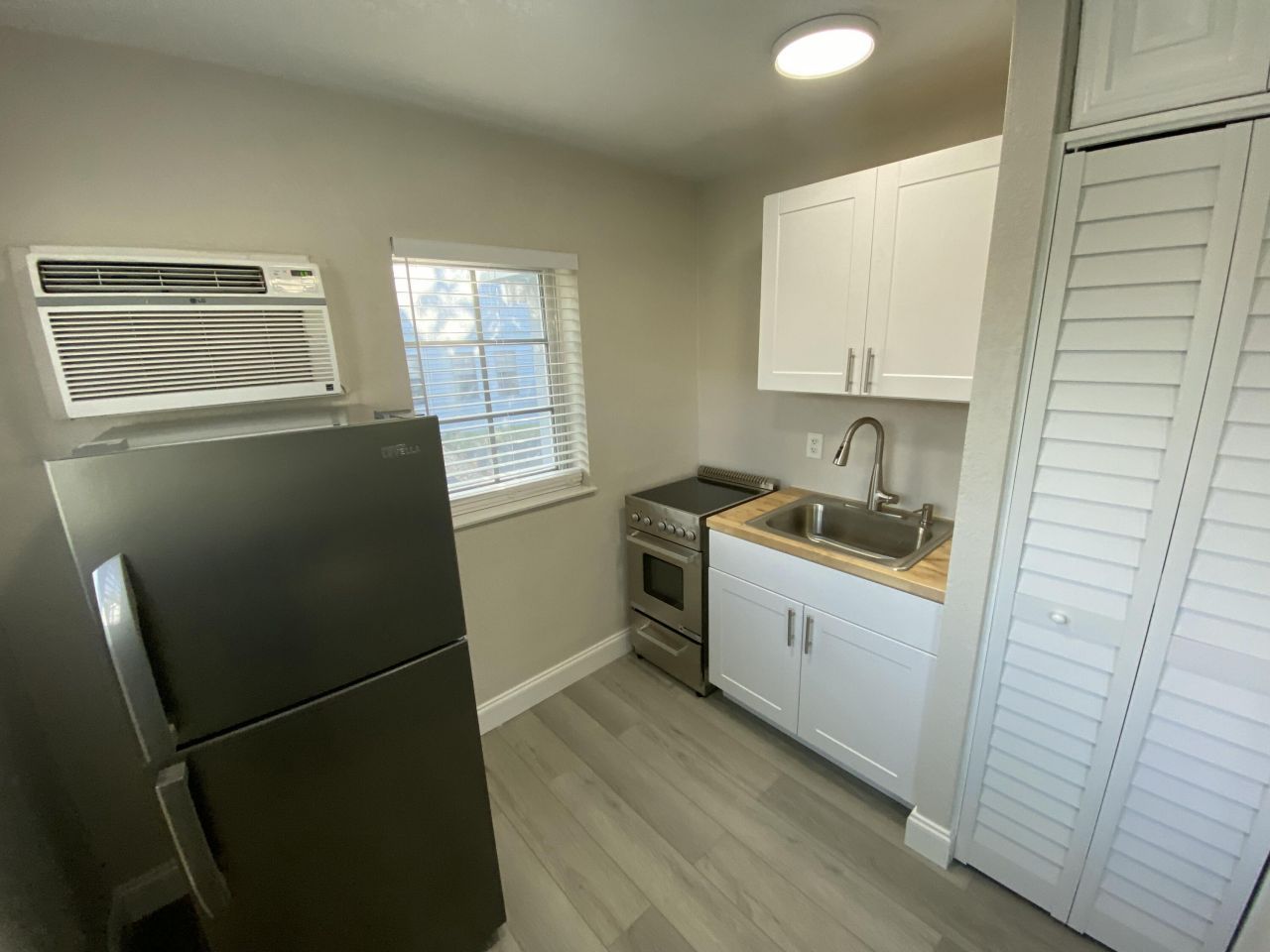 10 N Palmway, Unit 1, Lake Worth Beach, FL 33460 Photo