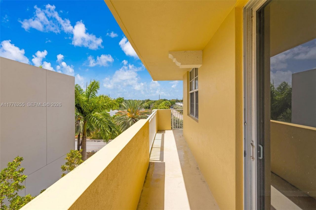 215 SW 42nd Ave, Unit 402, Miami, FL 33134 Photo