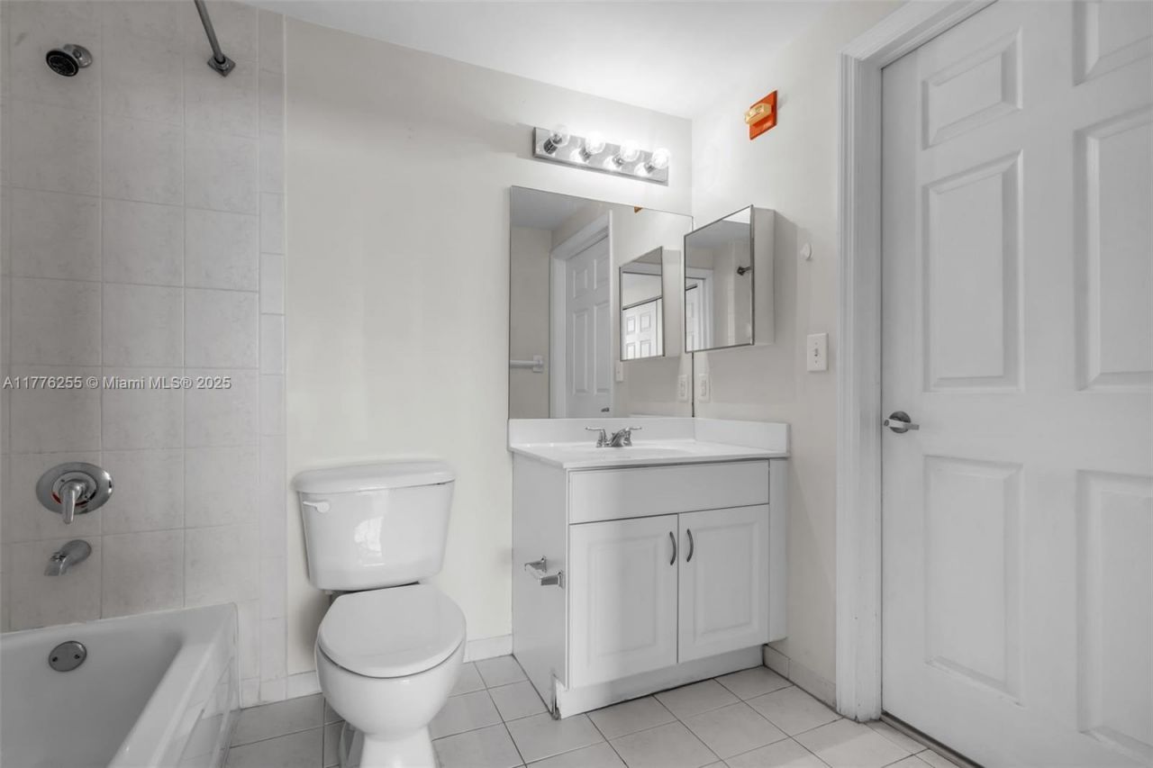 215 SW 42nd Ave, Unit 402, Miami, FL 33134 Photo