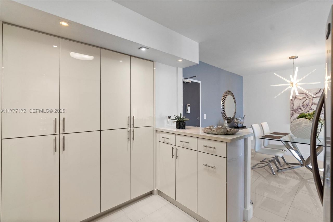 1950 S Ocean Dr, Unit 12H, Hallandale Beach, FL 33009 Photo