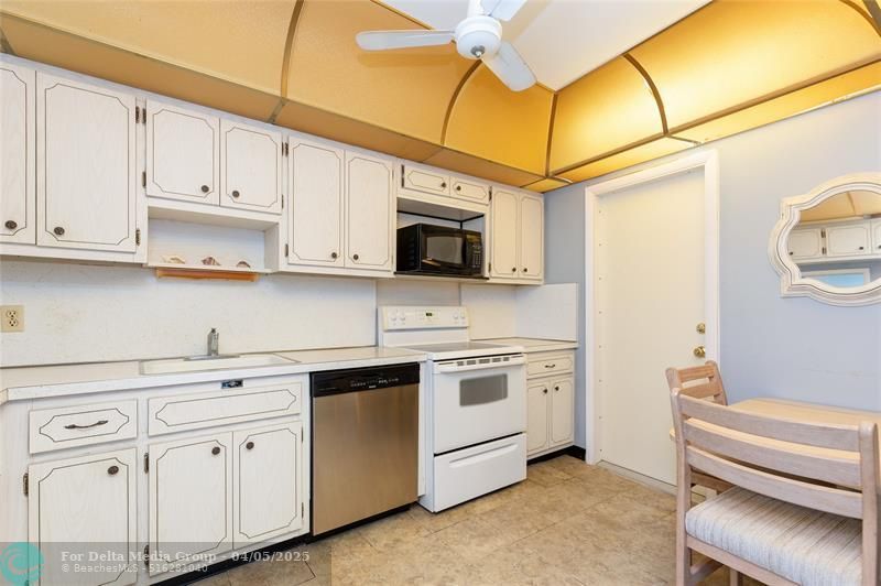 2731 NE 14th St Causeway, Unit 121, Pompano Beach, FL 33062 Photo