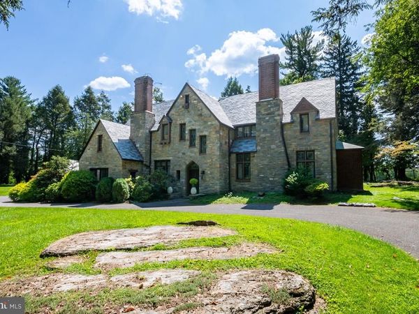 1804 BERNVILLE ROAD, READING, PA 19601